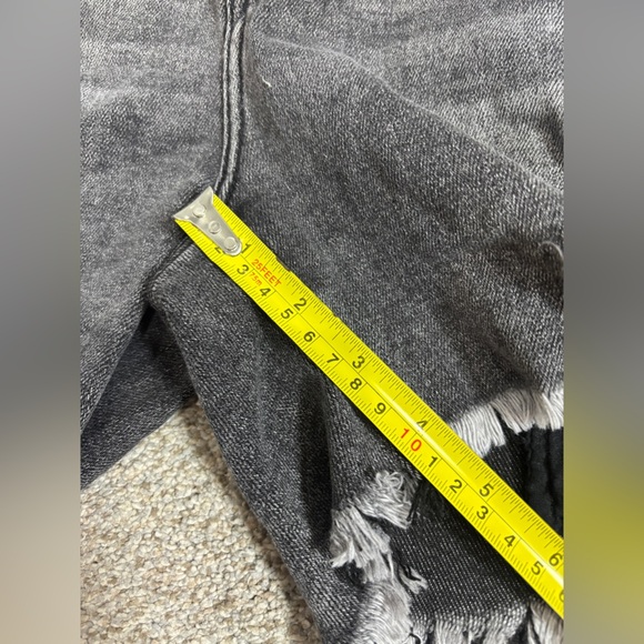 NWT Risen THOMAS Shorts DARK GREY High Rise Distressed Dark Grey 2X - Picture 10 of 13